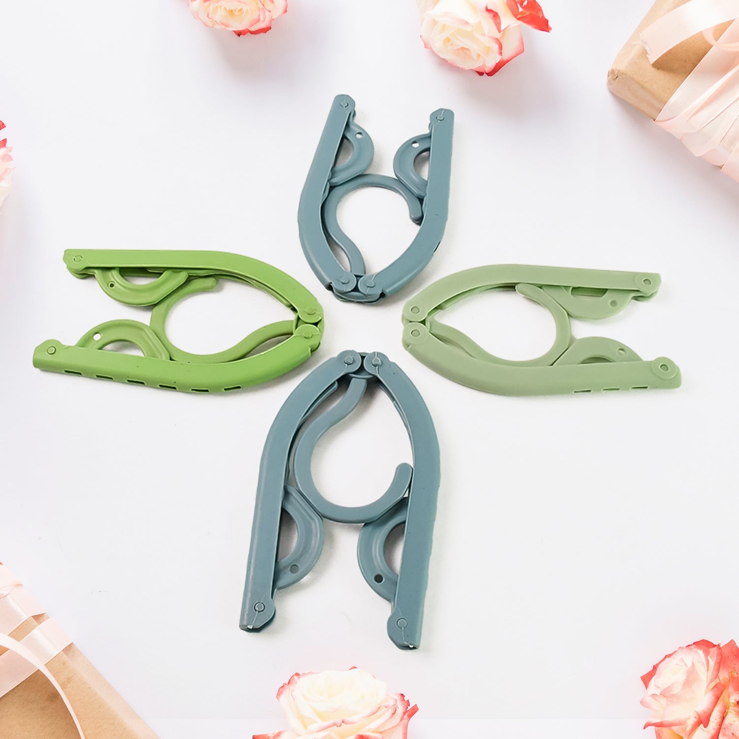 Travel Hangers – Compact Foldable 4-Pack for Easy Storage